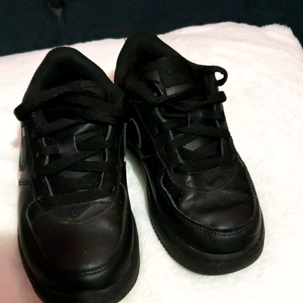 Nike sneakers size 9c